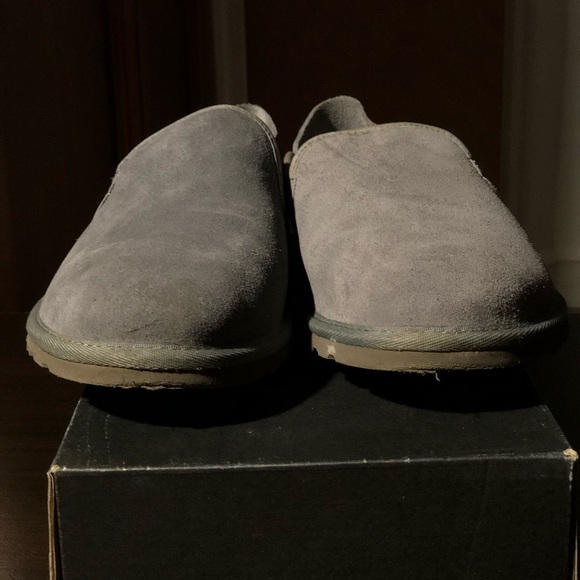 Men’s Grey UGG slippers - Picture 4 of 6